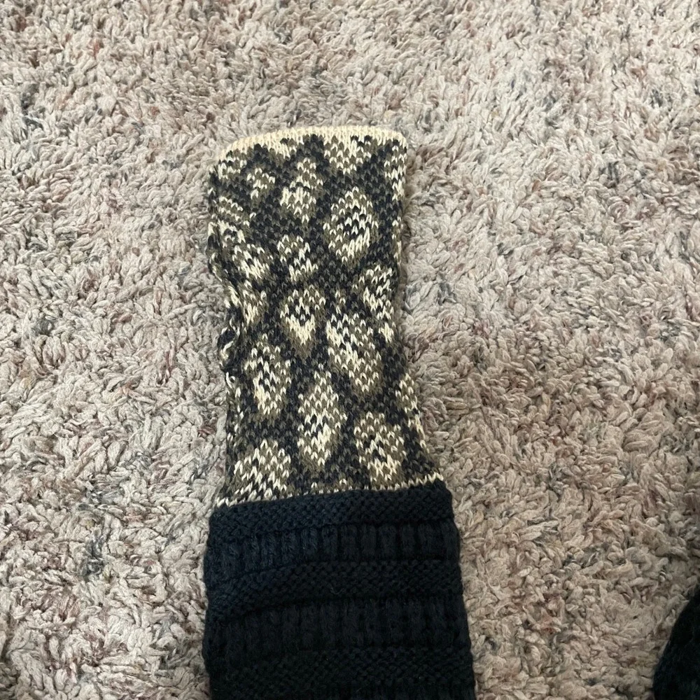 CC‎ Beanie Gloves Black Leopard Print Cuff Patch Accent Women's Knit